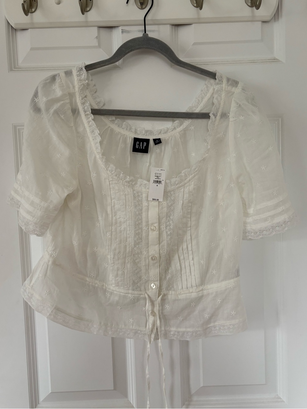 GAP White Eyelet Lace-Trim Button Front Peasant Top NWT